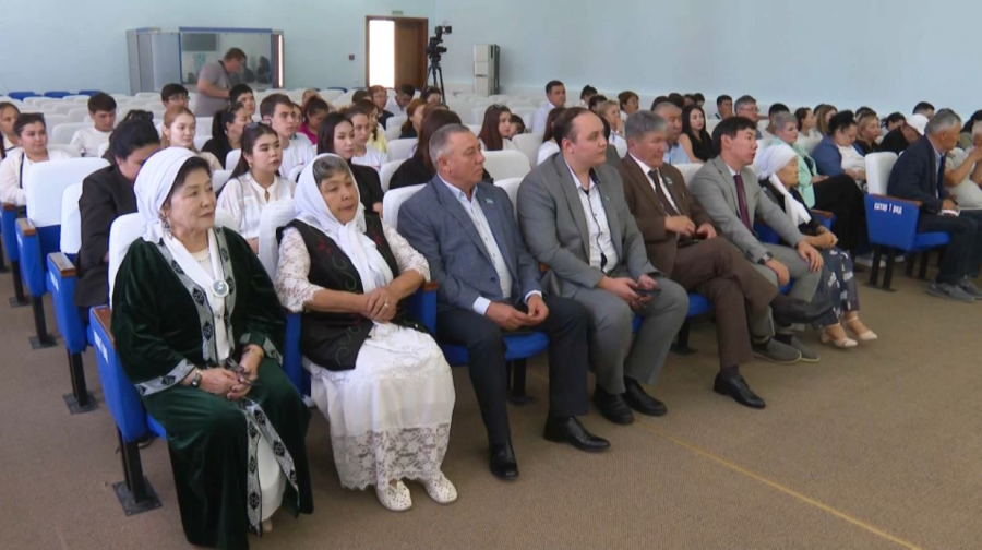 АНК делает упор на креативные проекты по продвижению государственного языка