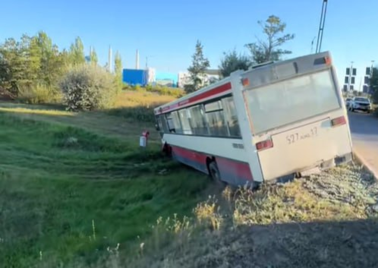 В Астане при ДТП с автобусом пострадали 14 человек