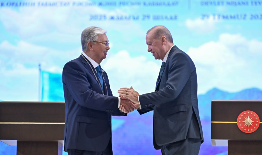 Президент «Devlet Nişanı» орденімен марапатталды