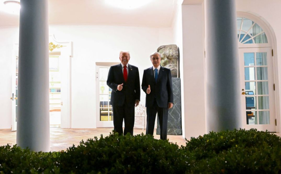 Ресми кездесуден кейін Қ.Тоқаев пен Д.Трамп еркін форматта әңгімелесті