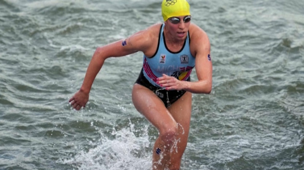 Спортсменка заразилась кишечной палочкой после заплыва в Сене