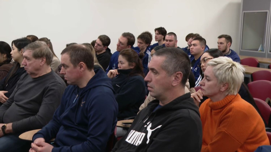 Жалпыұлттық коалиция өкілдері  «Барыс Арена» спорт кешенінің ұжымымен кездесті