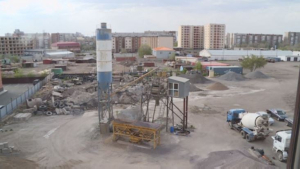 Жители новостроек в Караганде вынуждены дышать производственной пылью