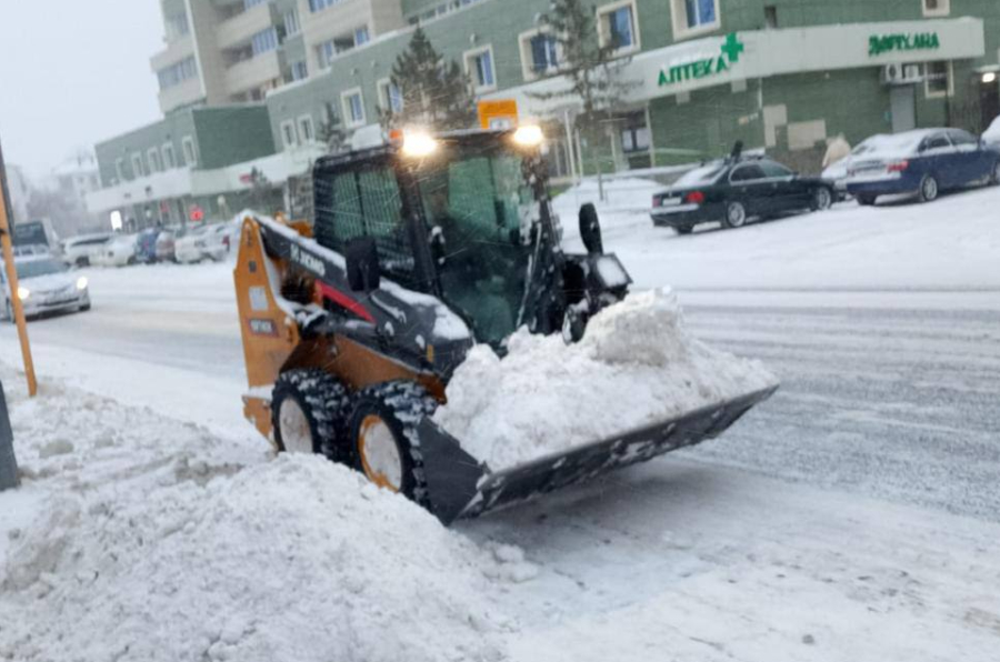 За сутки из Астаны вывезли более 51 тысячи кубометров снега