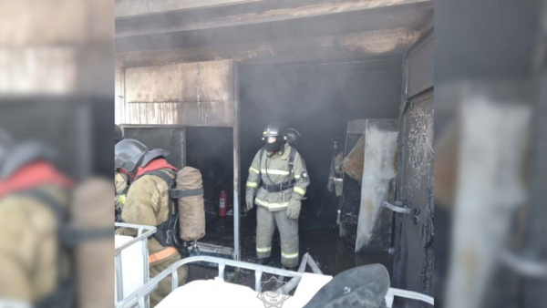 Пожарные предотвратили взрыв на АЗС в Караганде