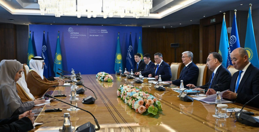 Глава государства принял министра энергетики и инфраструктуры ОАЭ