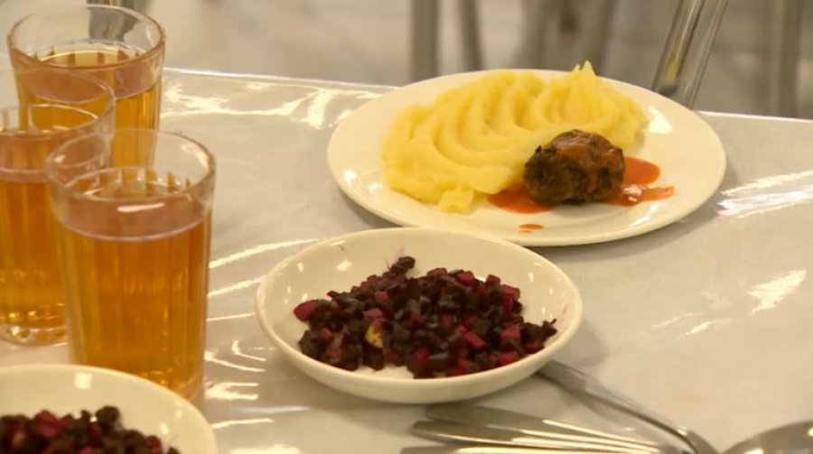 Новый стандарт питания вводят в школах Казахстана