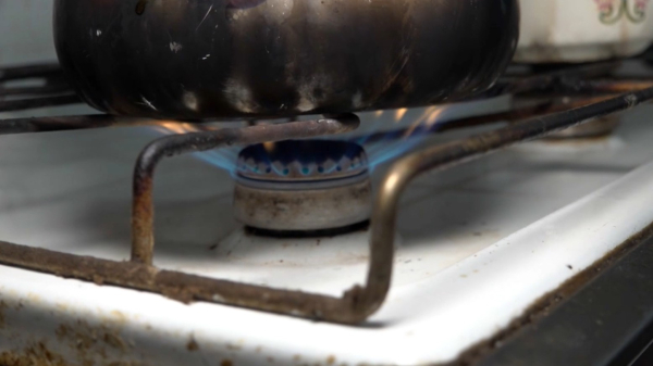 Жителям ЗКО негде легально заправлять газовые баллоны