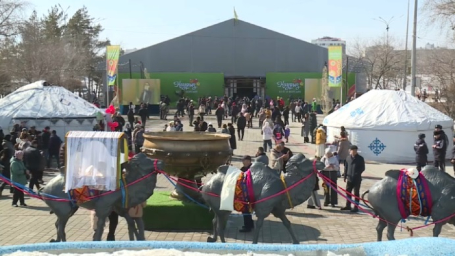 Центральный парк Караганды превратили в этноаул