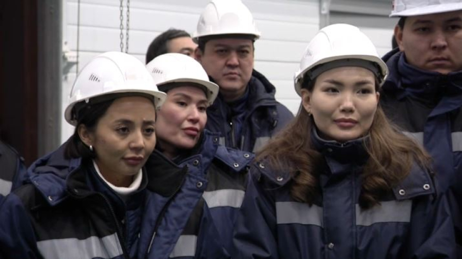 Ашимбаев обсудил со студентами ЕНУ проект новой Конституции