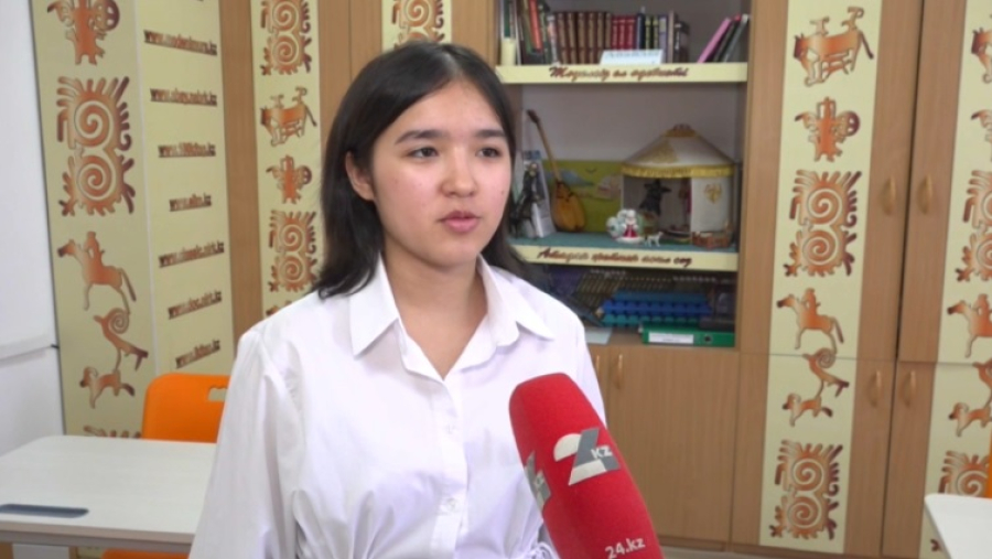 Павлодарская школьница свободно говорит на 10 языках