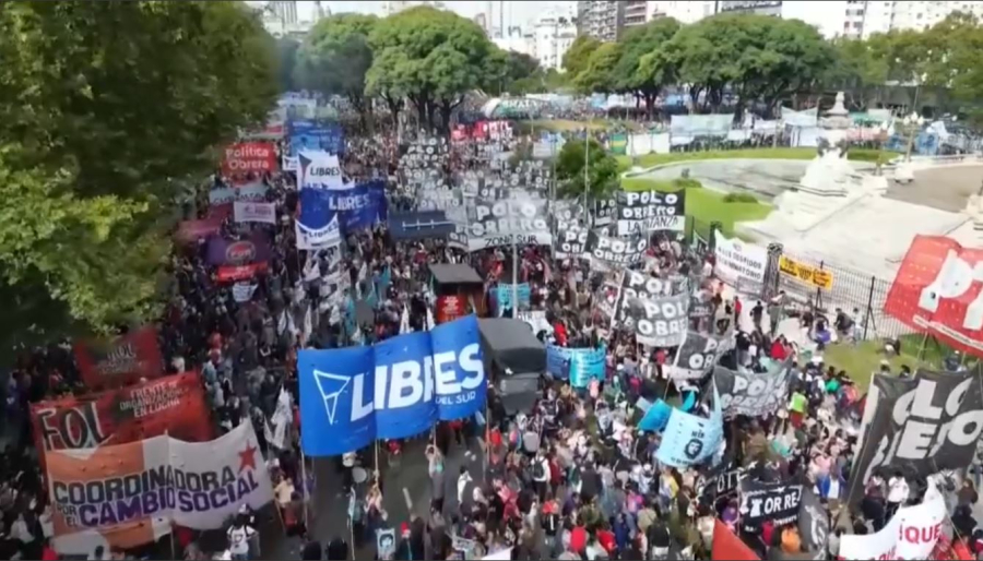 Аргентина тұрғындары Хавьер Милейдің саясатына наразылық білдірді