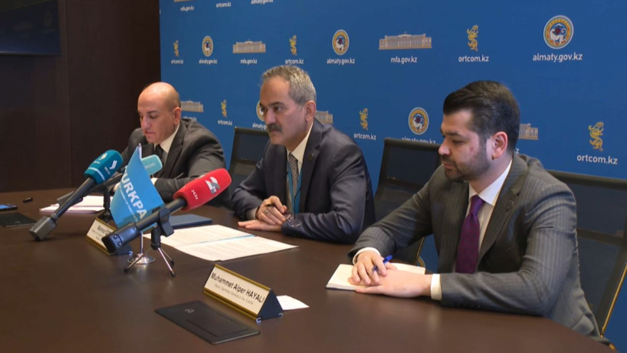 Алматыда халықаралық байқаушылар референдумға оң пікір білдірді   