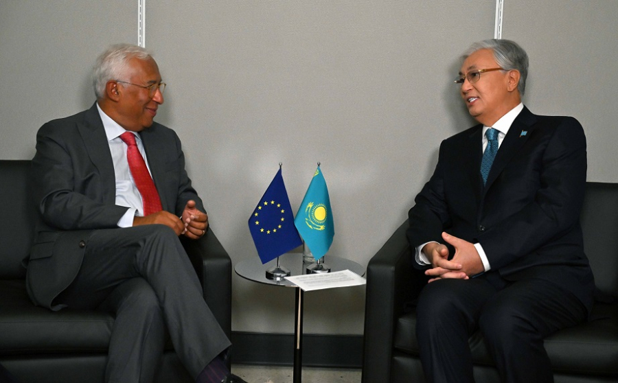 Президент Казахстана побеседовал с главой Евросовета
