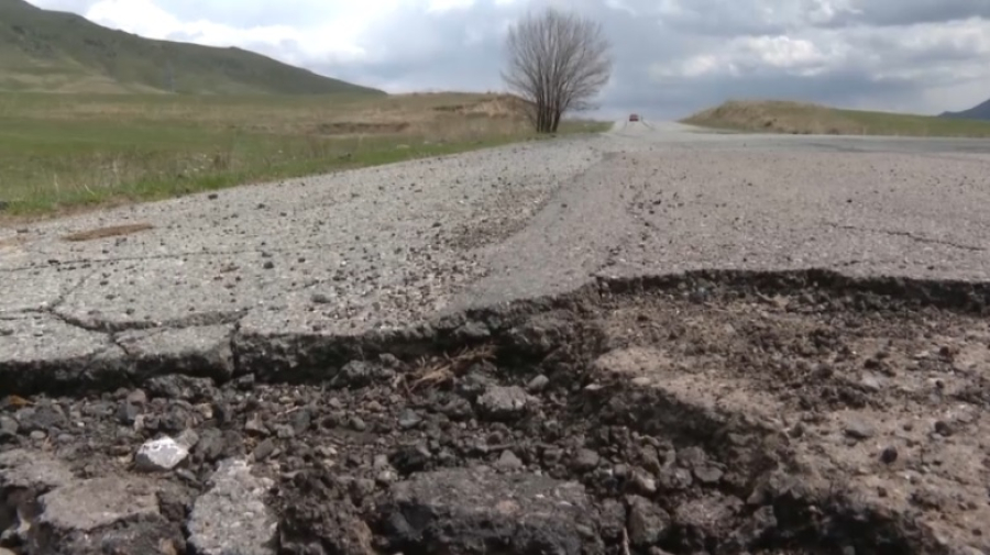 150 км дорожного полотна отремонтируют в Жетысу
