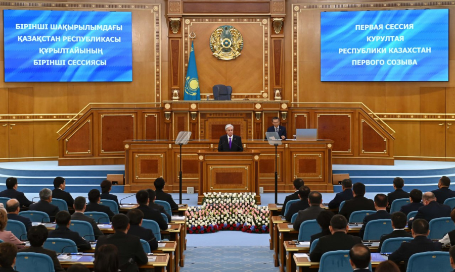 Бірінші шақырылымдағы Қазақстан Республикасы Құрылтайының бірінші сессиясы