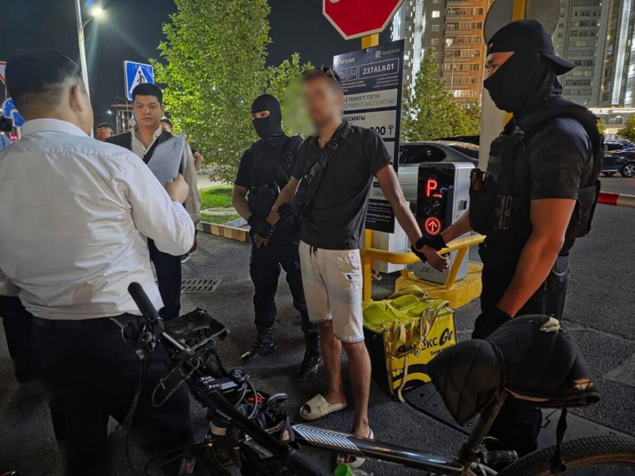 В Шымкенте задержали мужчину, который выдавал себя за 14-летнего подростка