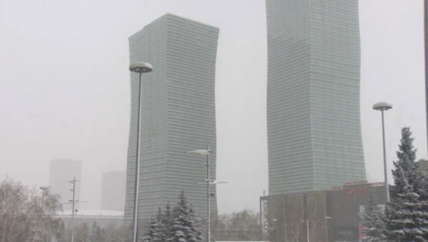 Метель со снегом ожидаются на большей части Казахстана