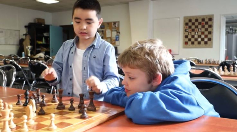 8-летний казахстанец стал чемпионом Франции по шахматам
