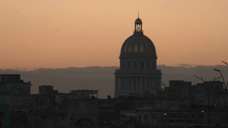 АҚШ Кубаға мұнай сатқандарға тариф енгізеді