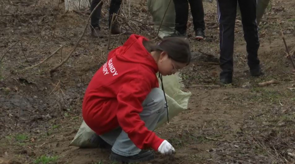 Около 1,5 тысячи тонн мусора вывезли в Карагандинской области