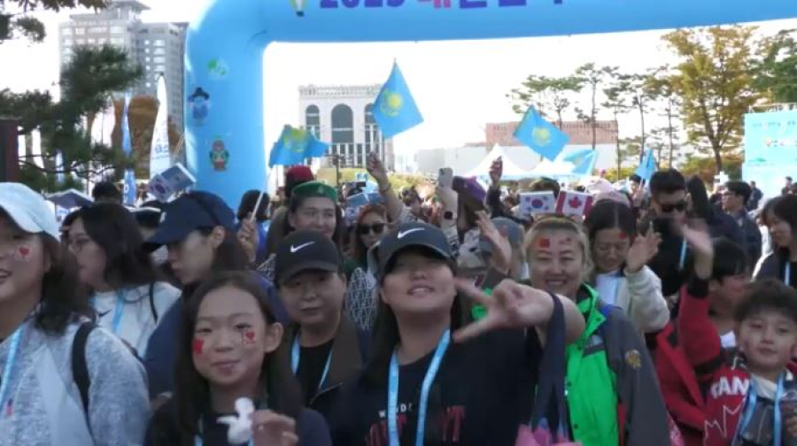 Казахстанские флаги появились в центре Сеула