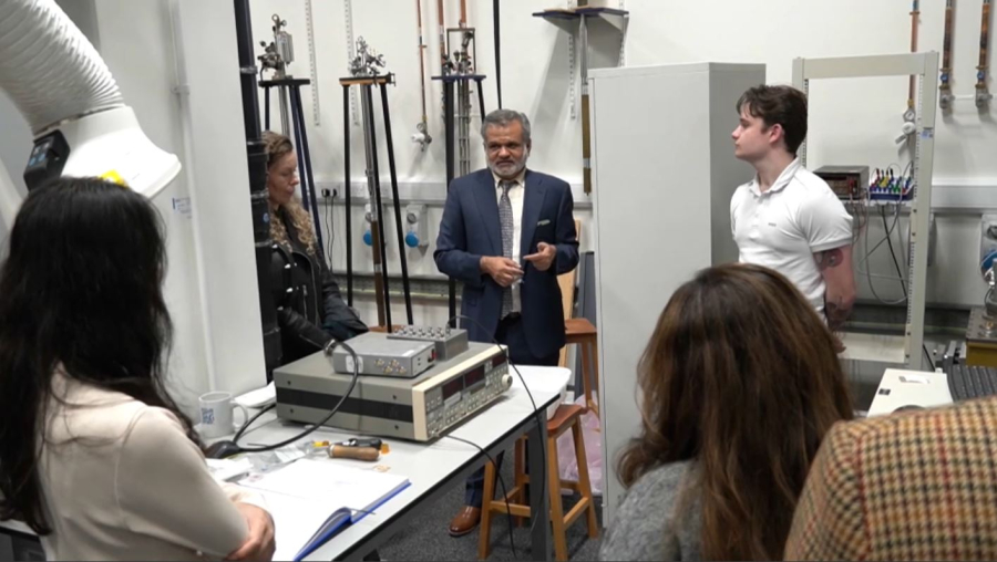 Кембриджде қазақ ғалымының есімі ұлықталды