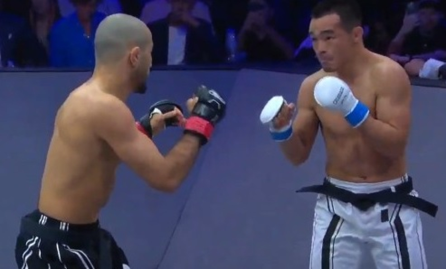 Нокаутом завершился бой казахстанца с бывшей звездой UFC