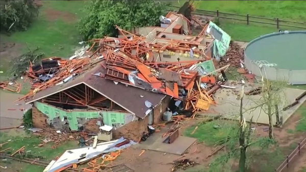 Серия торнадо в США: 30 человек пострадали