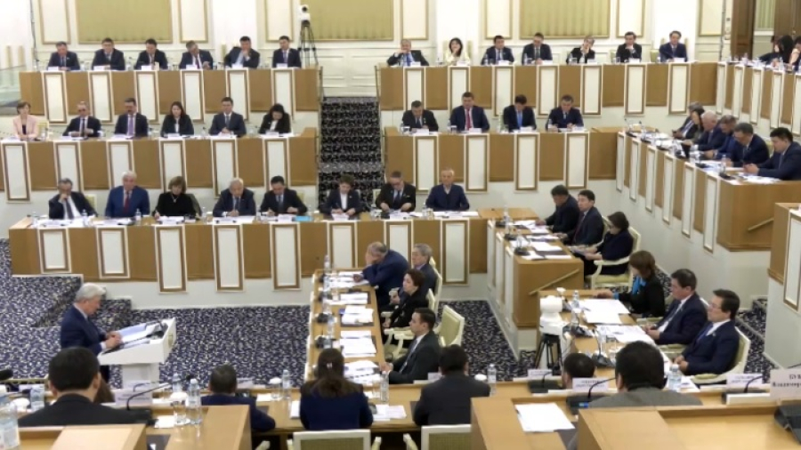 Очередное заседание Конституционной комиссии проходит в Астане