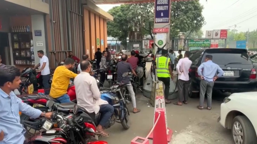 Бангладеш жұмыс уақытын қысқартты