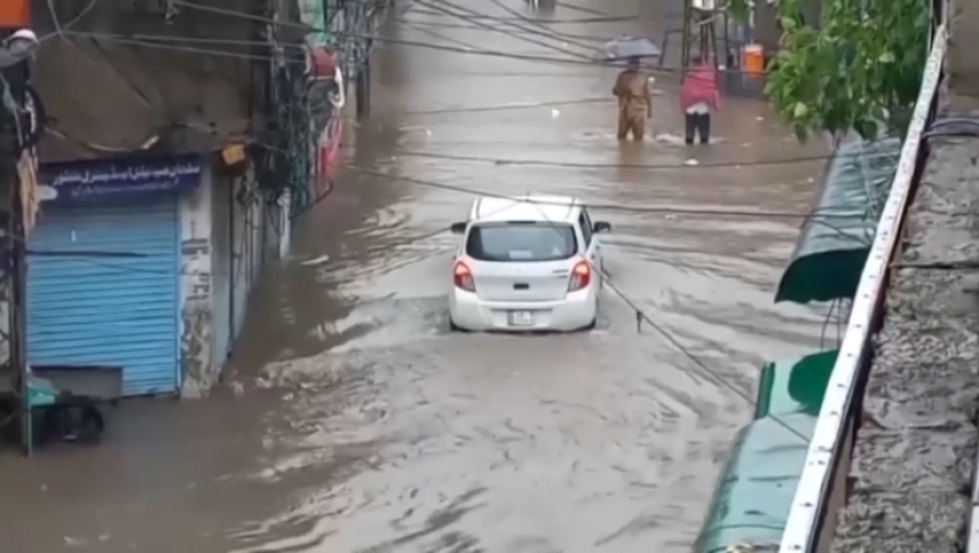 Наводнения в Пакистане унесли жизни 150 человек