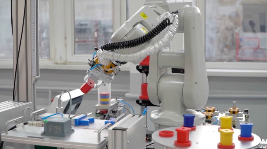 Роботоцентр открыли в КазНУ