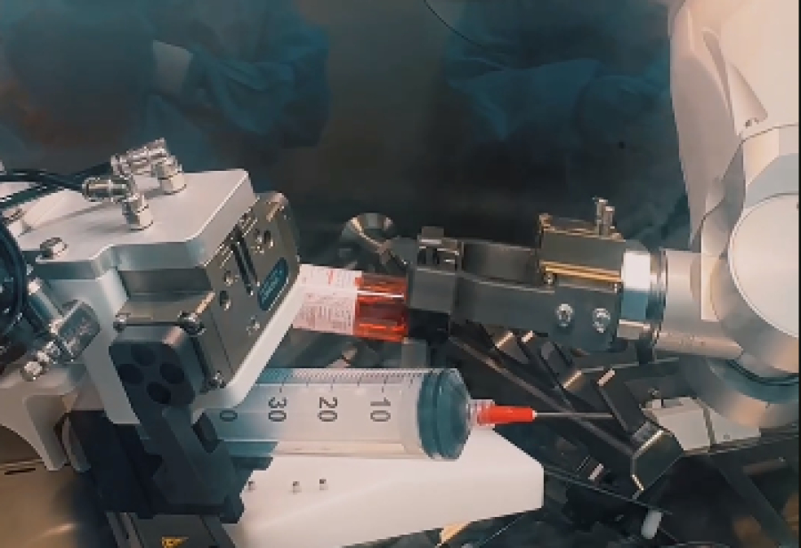 Робота для приготовления препаратов для онкопациентов используют в Алматы