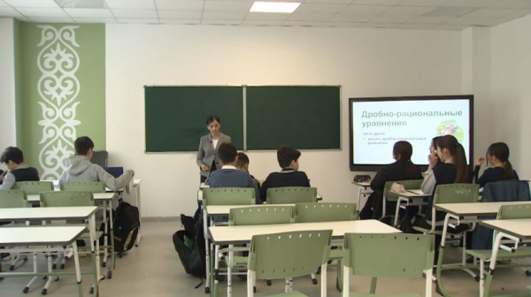 Мектептерде «111» байланыс орталығының QR-кодтары іске қосылды