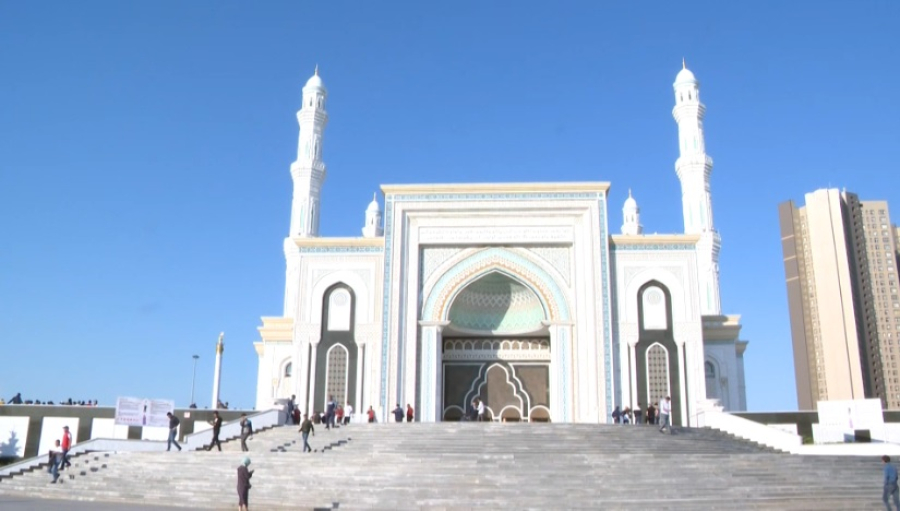 Мусульмане празднуют Курбан айт