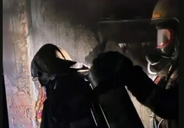 Огнеборцы спасли мужчину при пожаре