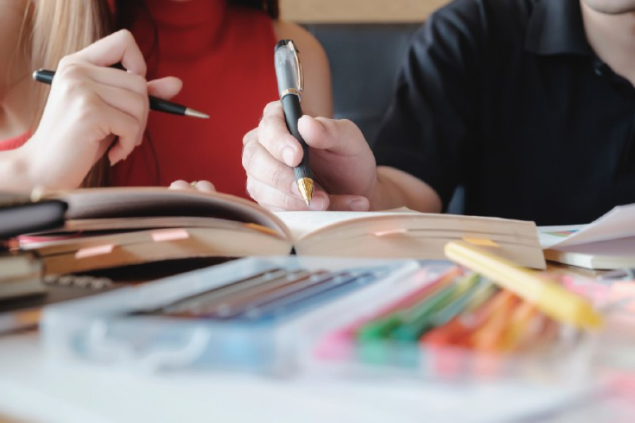 Поэтапная реновация 1300 школ началась в Казахстане