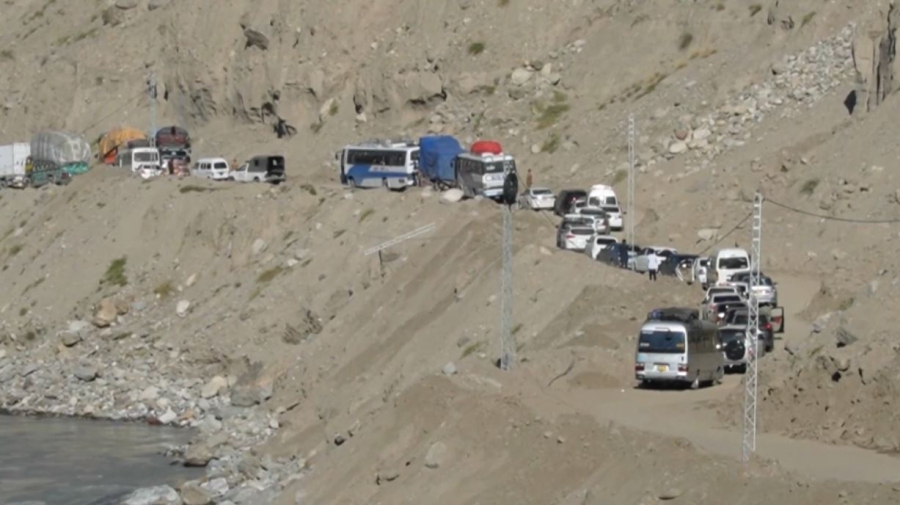 Число жертв наводнений в Пакистане достигло 104