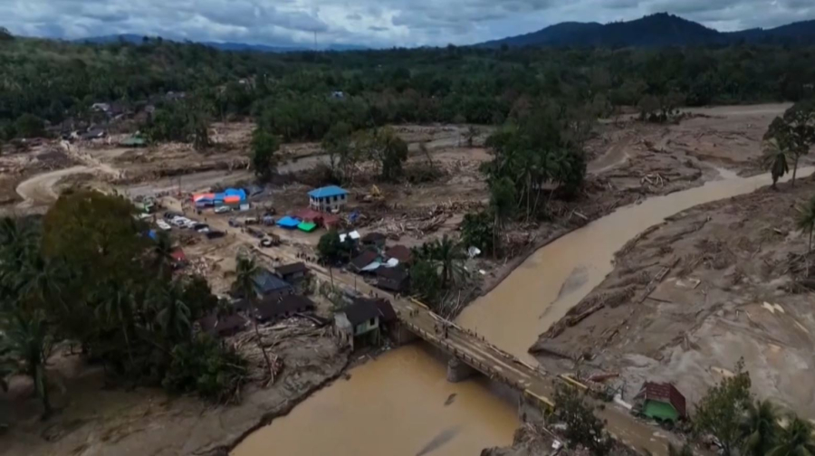 Ущерб от наводнений подсчитали в Индонезии