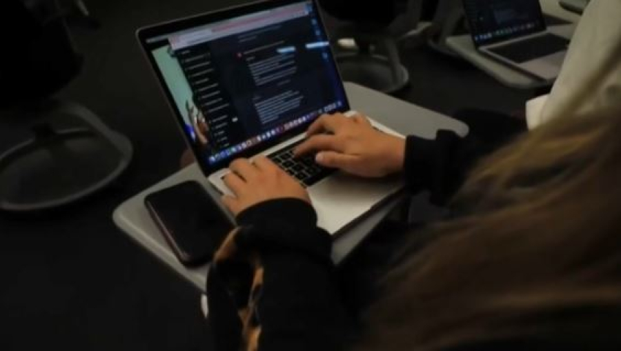 ChatGPT запустил систему проверки возраста