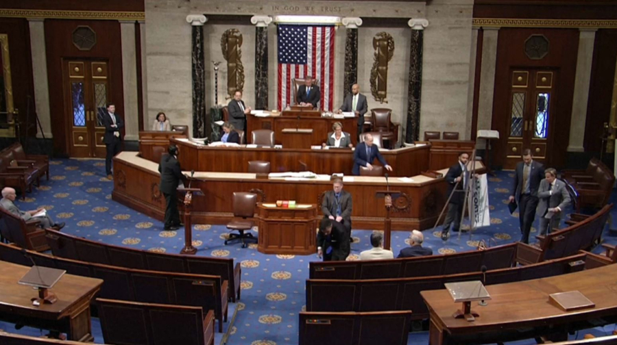 Конгресс США отклонил импичмент Трампу