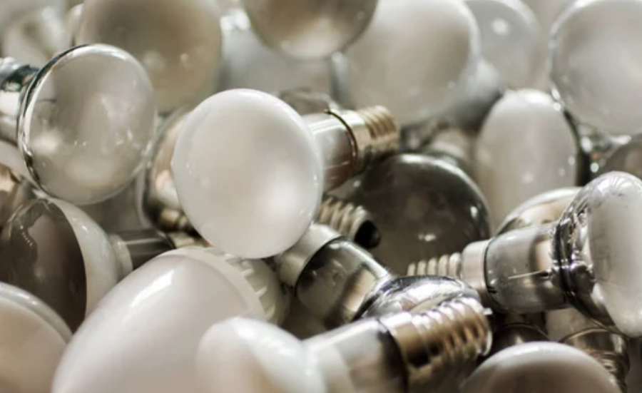 Более 1500 ртутных ламп принесли алматинцы на экоакцию