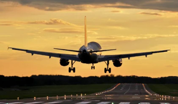 Пилот рейса Душанбе-Алматы стал героем соцсетей