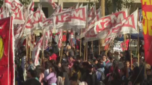 Столичные жители Аргентины и Чили требуют повышения зарплаты