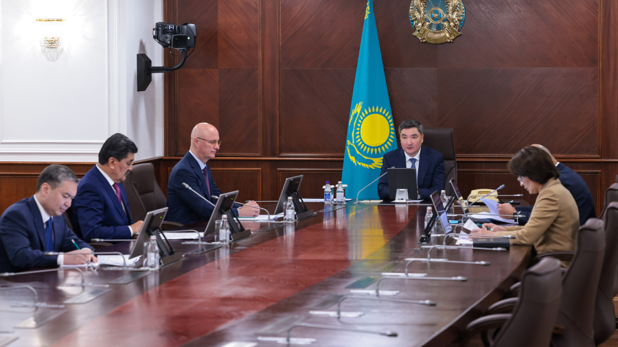 О. Бектенов «Жасыл экономикаға» көшу жөніндегі кеңес отырысын өткізді