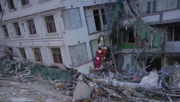 Ежегодно происходит в среднем 13 землетрясений магнитудой более 7,0