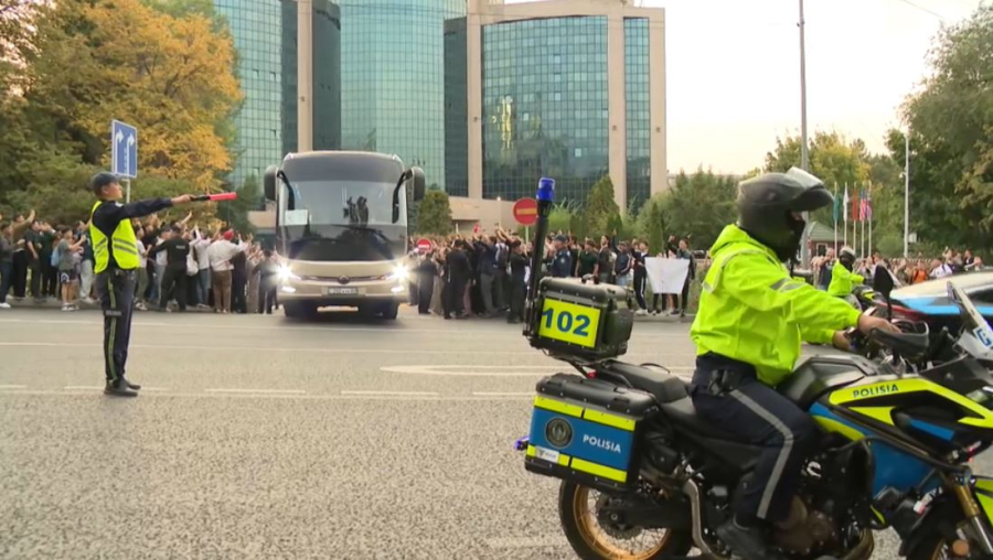 Алматыға шетелден футбол жанкүйерлері келді