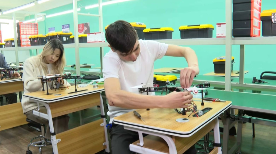 Беспилотные летательные аппараты собирают в колледже Талдыкоргана