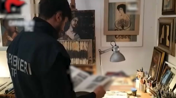 Рим полициясы қаладағы шеберханаларда 71 жалған картина тәркіледі